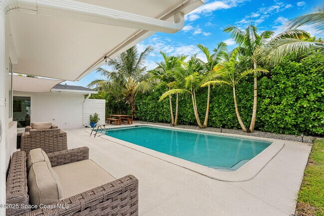 Building Photo - 408 Penguin Dr