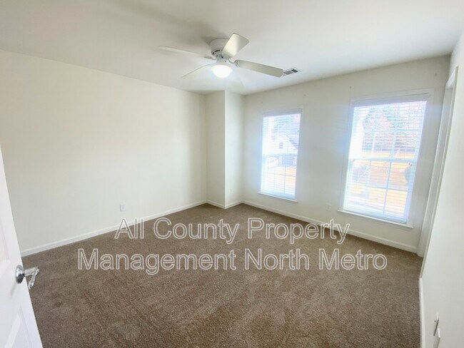 Building Photo - 4440 Azurite St