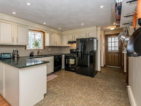 Building Photo - 23 Copley Ave