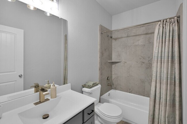 Building Photo - 3791 Lake Bend Shore Dr