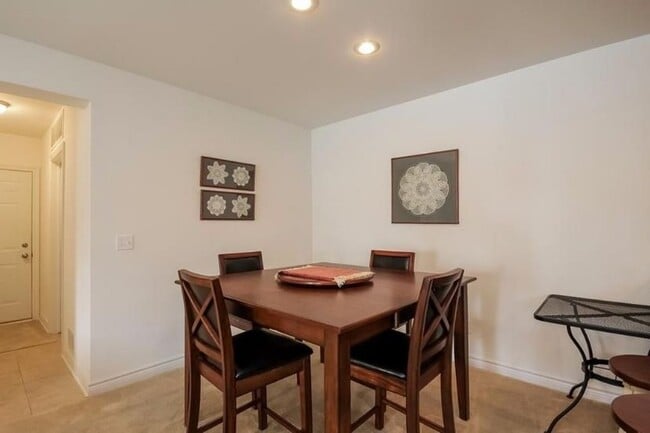 Building Photo - 3370 Endsleigh Ln