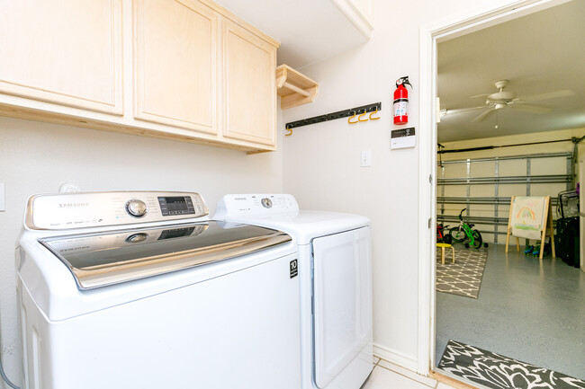 Building Photo - 7005 Madiera Dr