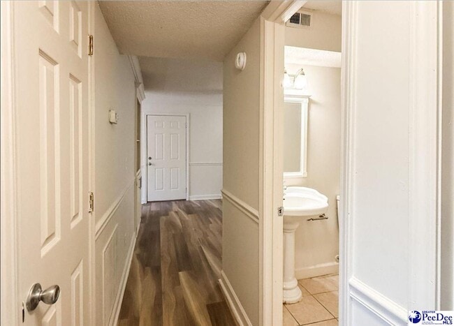 Building Photo - 2201 W Jody Rd