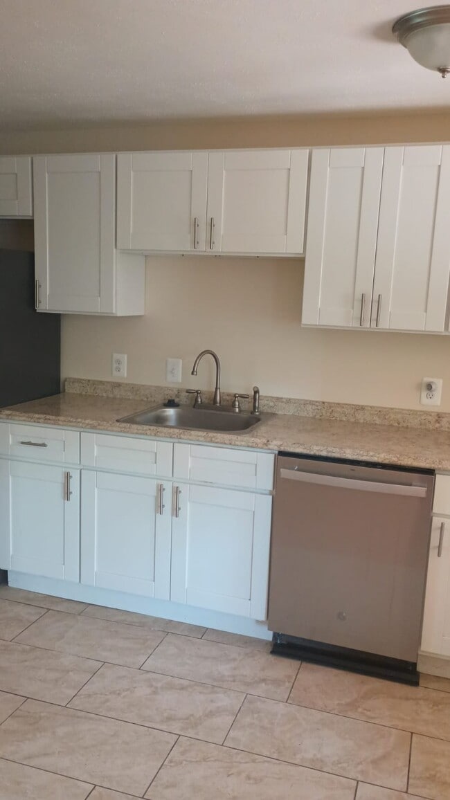 Building Photo - 7423 St Patricia Ct