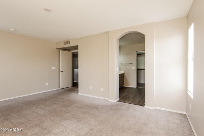 Building Photo - 12846 W Roanoke Ave