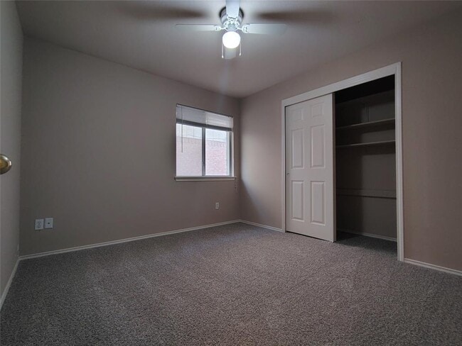 Building Photo - 2504 Hutton Ln