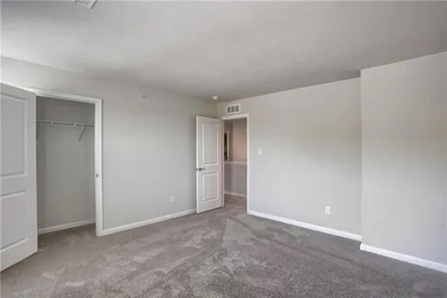 Building Photo - McConnell Trails 3 Bedroom, 2.5 Bathroom T...