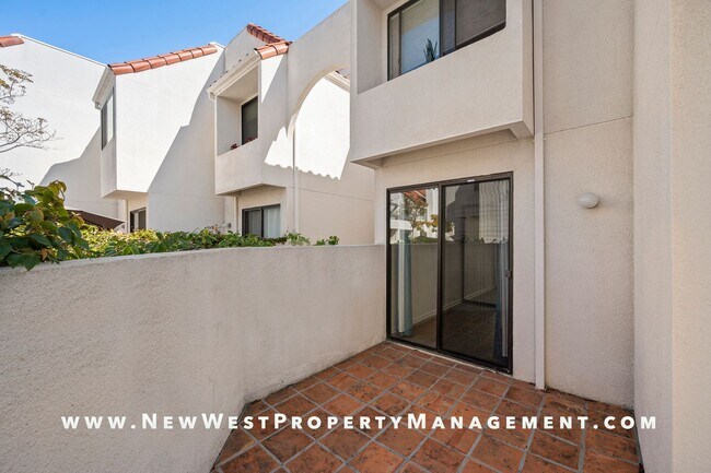 Building Photo - Lovely Marina District 2-bedroom at Park R...