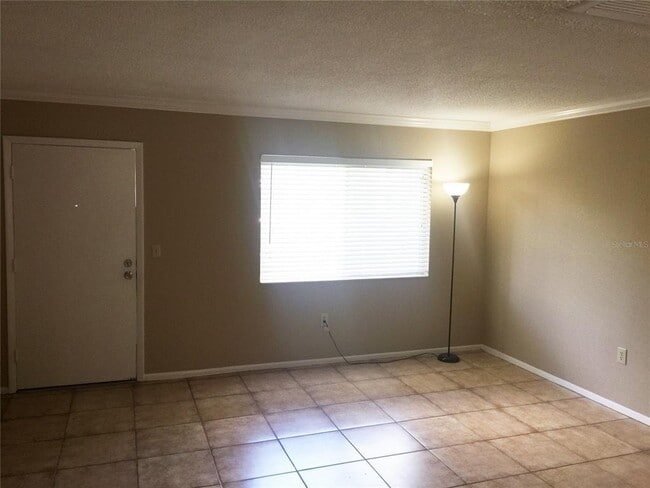 Building Photo - 129 Blue Pointe Way