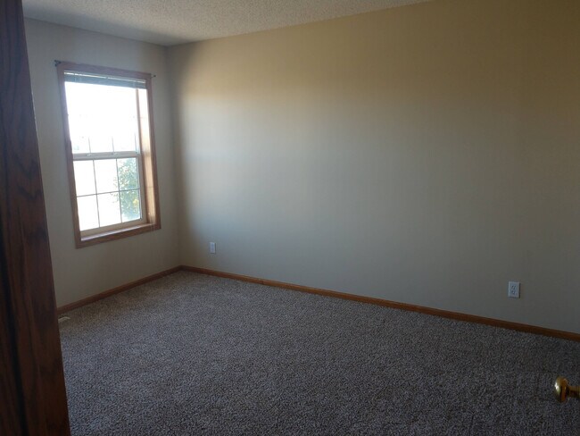 Building Photo - Beauting 2 Bed Town Home for Rent