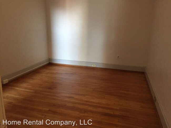 Building Photo - 1448-1450 Lake Dr SE