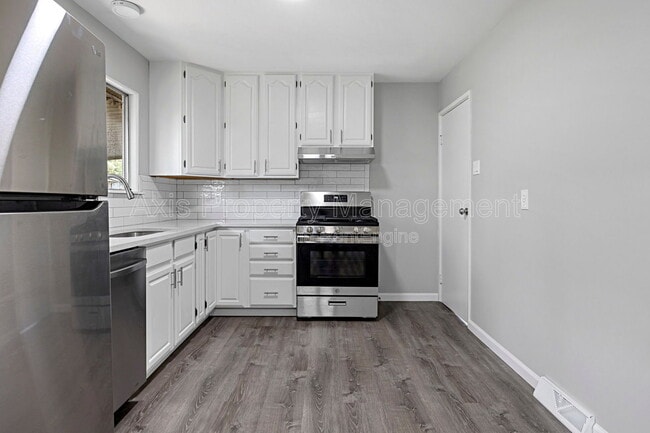 Building Photo - 906 Chula Dr