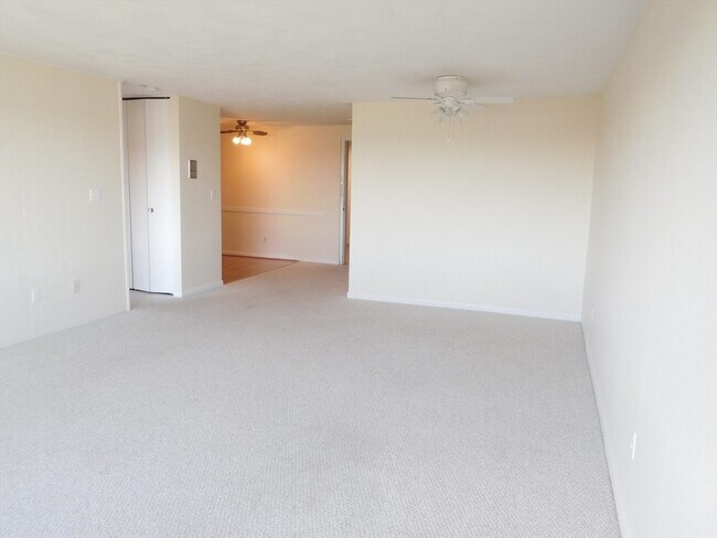 Building Photo - 135 Scranton Ave