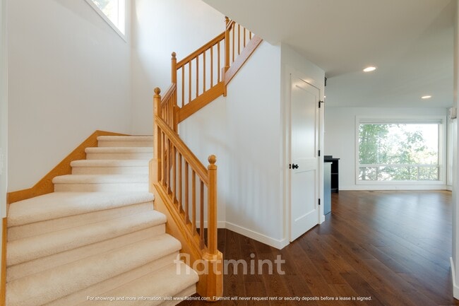Building Photo - 4444 29th Ave W