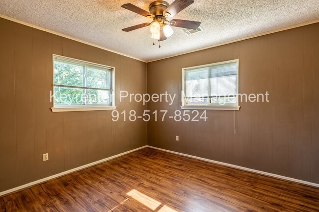 Building Photo - Stunning 3 Bed 1 Bath in amazing area