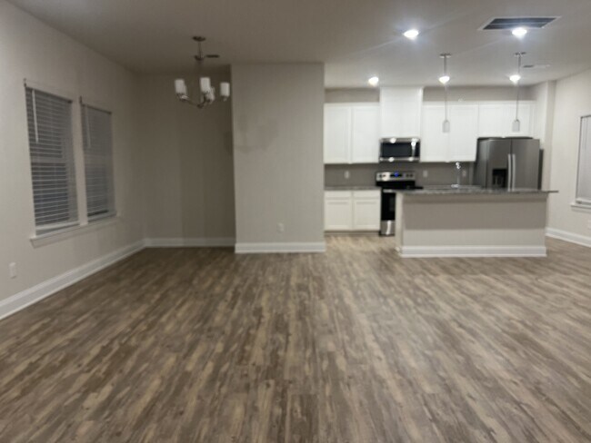 Building Photo - 635 Taylor Bend