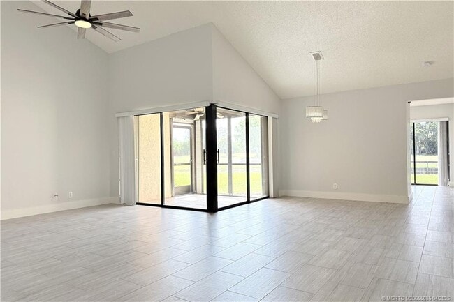 Building Photo - 3505 SW Quail Meadow Trail