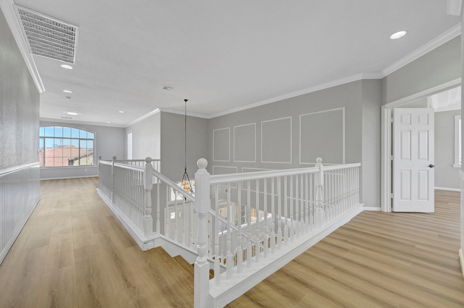 Building Photo - 11013 Mount Royal Ave