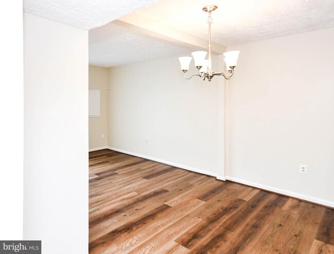 Building Photo - 2115 N Anvil Ln