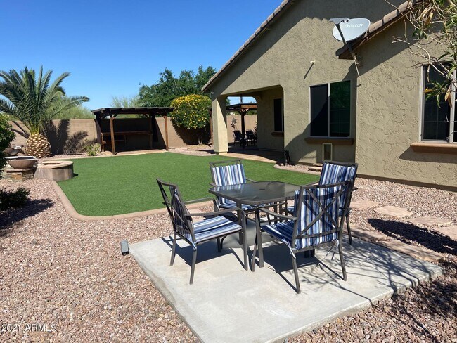 Building Photo - 9165 W Buckhorn Trail