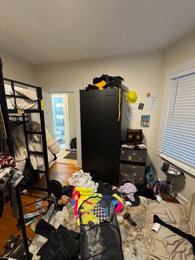 Building Photo - Single-Family House in Allston, In-Unit Laundry, Porch, Central Heat/AC, Parking, Eat-in Kitchen