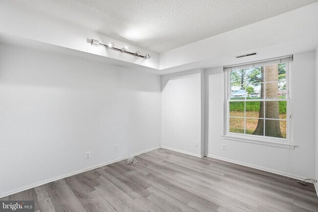 Building Photo - 7651 Tremayne Pl