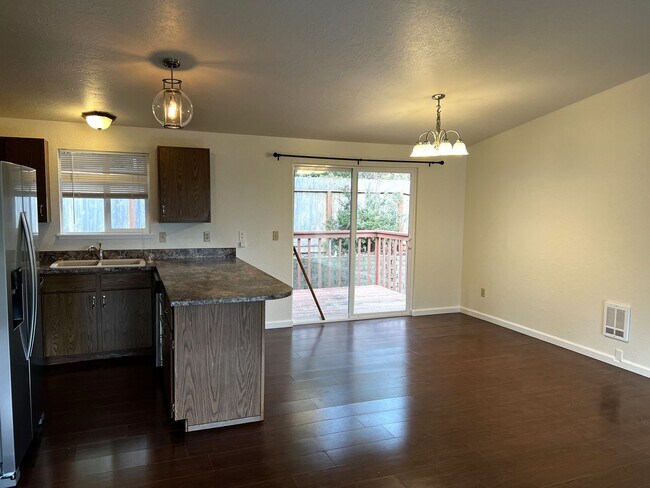 Building Photo - 8989/8987 Hoot Ridge Lane NW