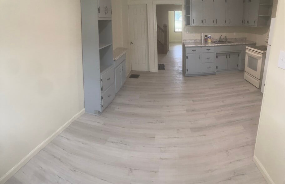 Kitchen2 - 533 Jackson Ave