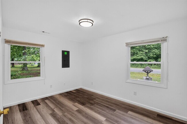 Building Photo - 21465 Indian Bridge Rd