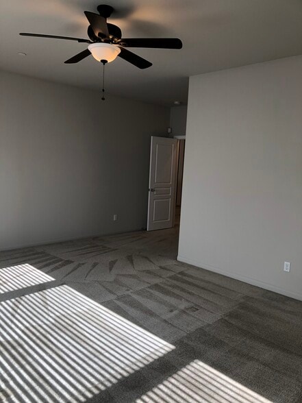 Master bedroom - 30426 Cowboy Ln
