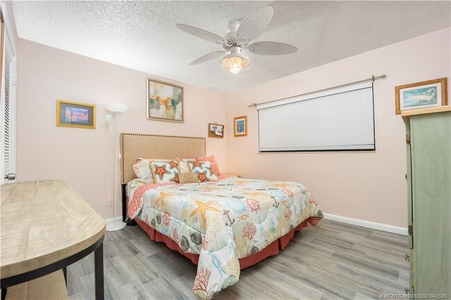 Building Photo - 10310 S Ocean Dr