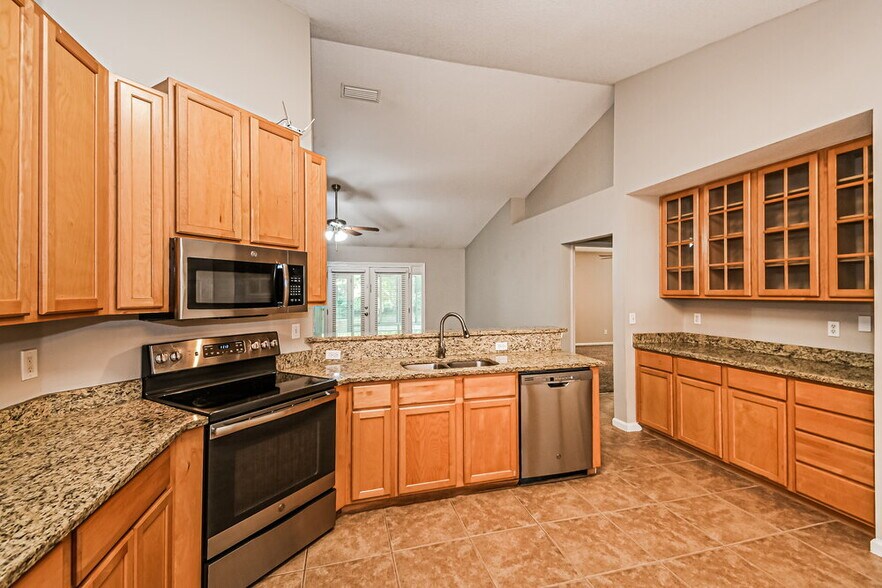 Building Photo - 7686 Arancio Dr