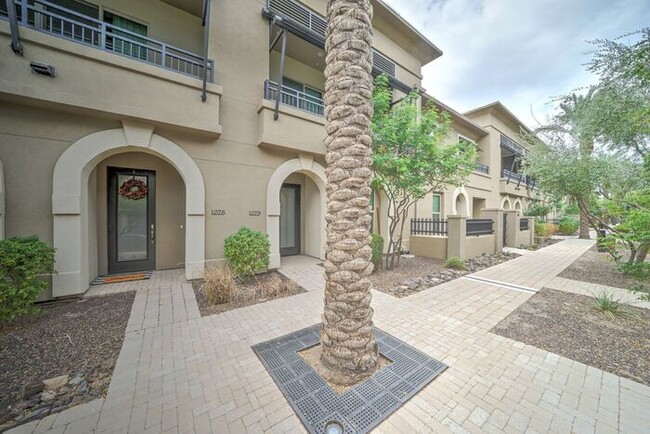 Building Photo - COMING SOON! Elegant 3bed/2bath Condo in D...