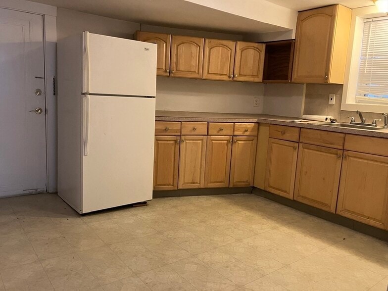 Building Photo - 211 Saint Paul St