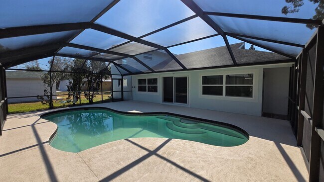 Building Photo - Four Bedroom Pool Home - Second Floor View of Manatee River