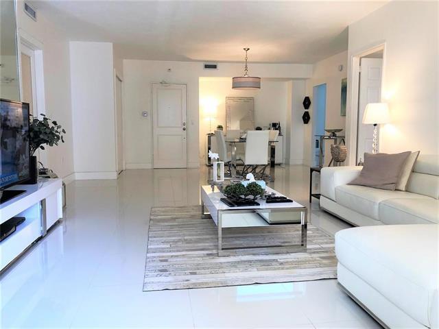 Building Photo - 10185 Collins Ave