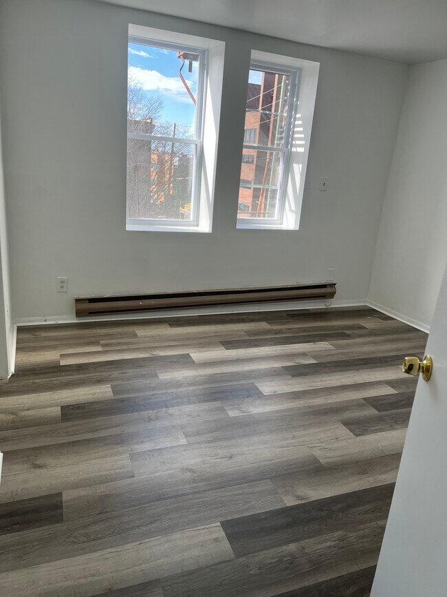 5 W 4 Unit 2 Bedroom - 5 W 4th St