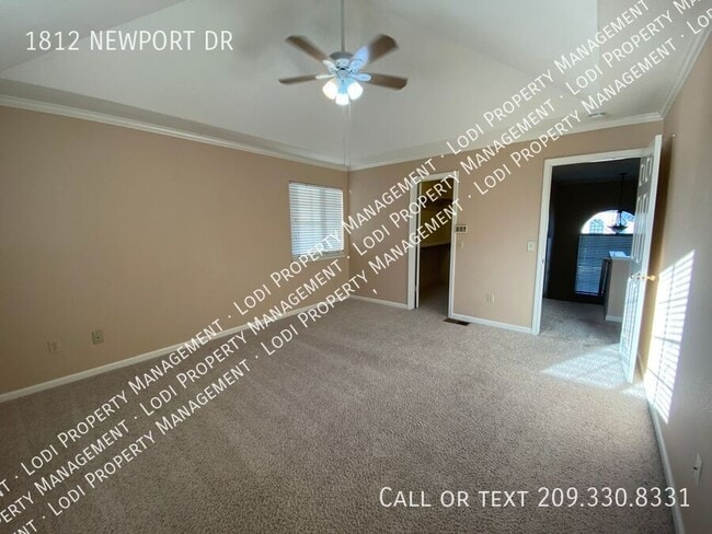 Building Photo - 1812 Newport Dr