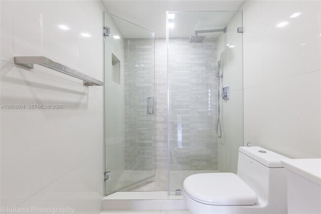 Building Photo - 5555 Collins Ave