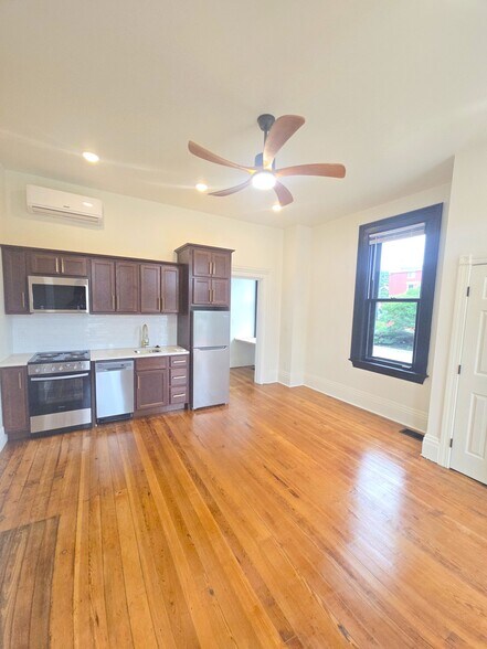 Living Room - 1205 Lee St