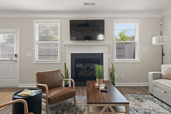 Building Photo - 3604 Silvery Wy