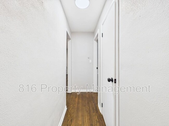 Building Photo - 7560 Prospect Ave