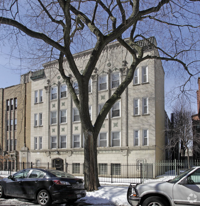 6250 N Winthrop Ave - Hopkins House