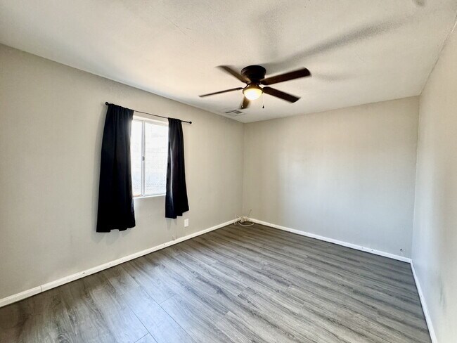 Building Photo - Adorable 3BD Vintage Henderson Home w/ Mod...