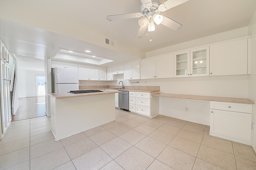 Building Photo - 17054 A Ln