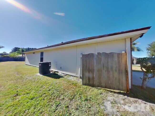 Building Photo - 11507 Otters Den Ct E