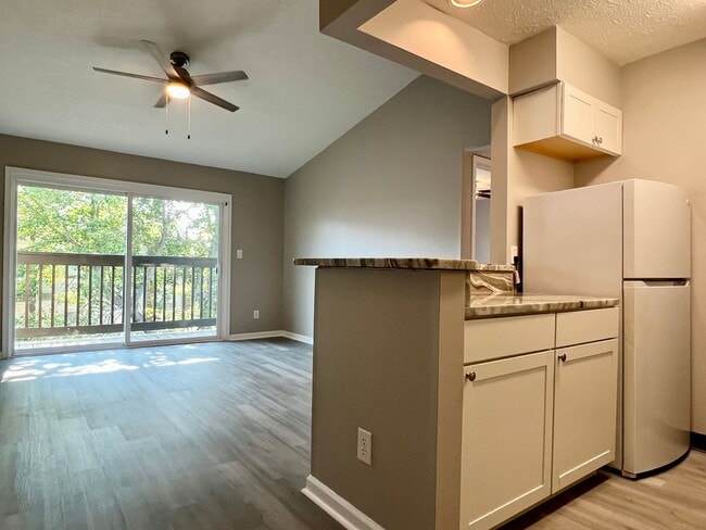 Building Photo - Well Appointed 1bdr 1bth Condo Apartment i...