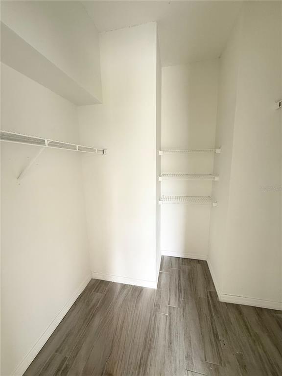 Building Photo - 2401 Rolling Broak Dr