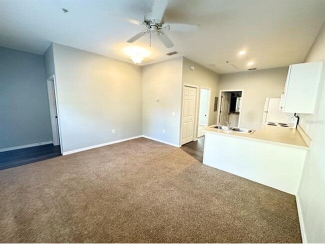 Building Photo - 3601 Cypress Gardens Rd