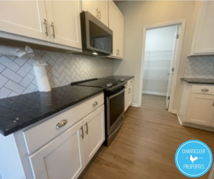 Building Photo - 112 Hoyne Way